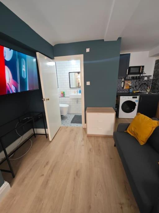Апартаменты New Studio Flat In Old Street - Zone 1 Лондон Экстерьер фото