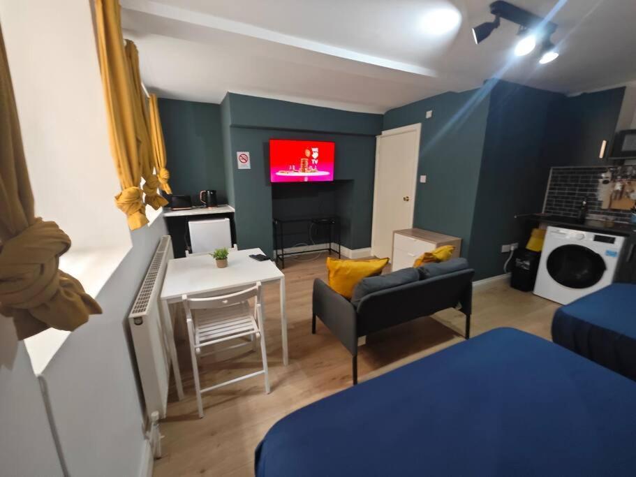 Апартаменты New Studio Flat In Old Street - Zone 1 Лондон Экстерьер фото